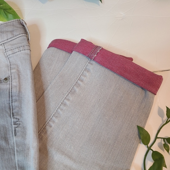 11 Mossimo Grey and Red crop Pantacourt Jeans - Picture 2 of 6